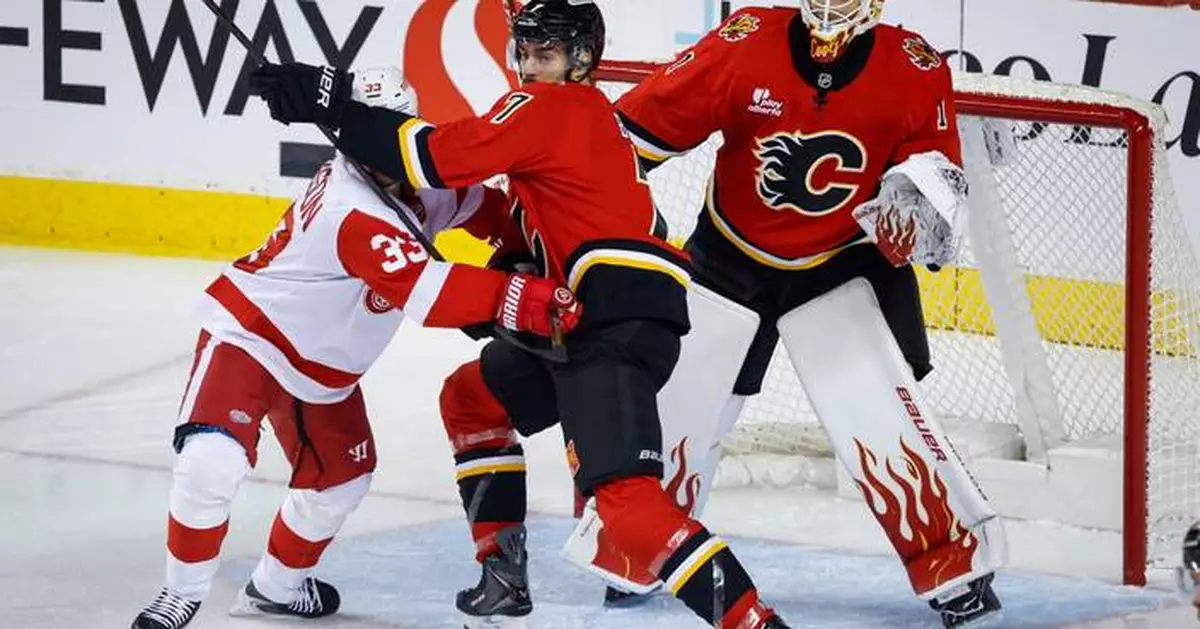Flames beat the Red Wings 4-1 for their 3rd straight victory