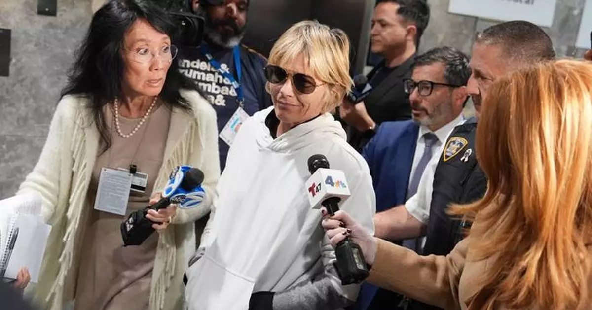 Selma Blair's representatives say she didn't intend to hurt anyone on flight that led to her arrest