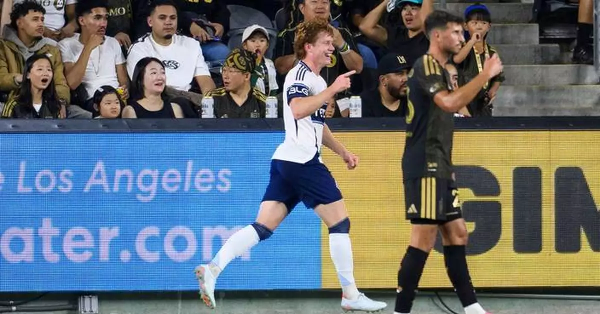 Oliver Larraz scores a goal for 10-man Whitecaps in 1-1 tie with LAFC