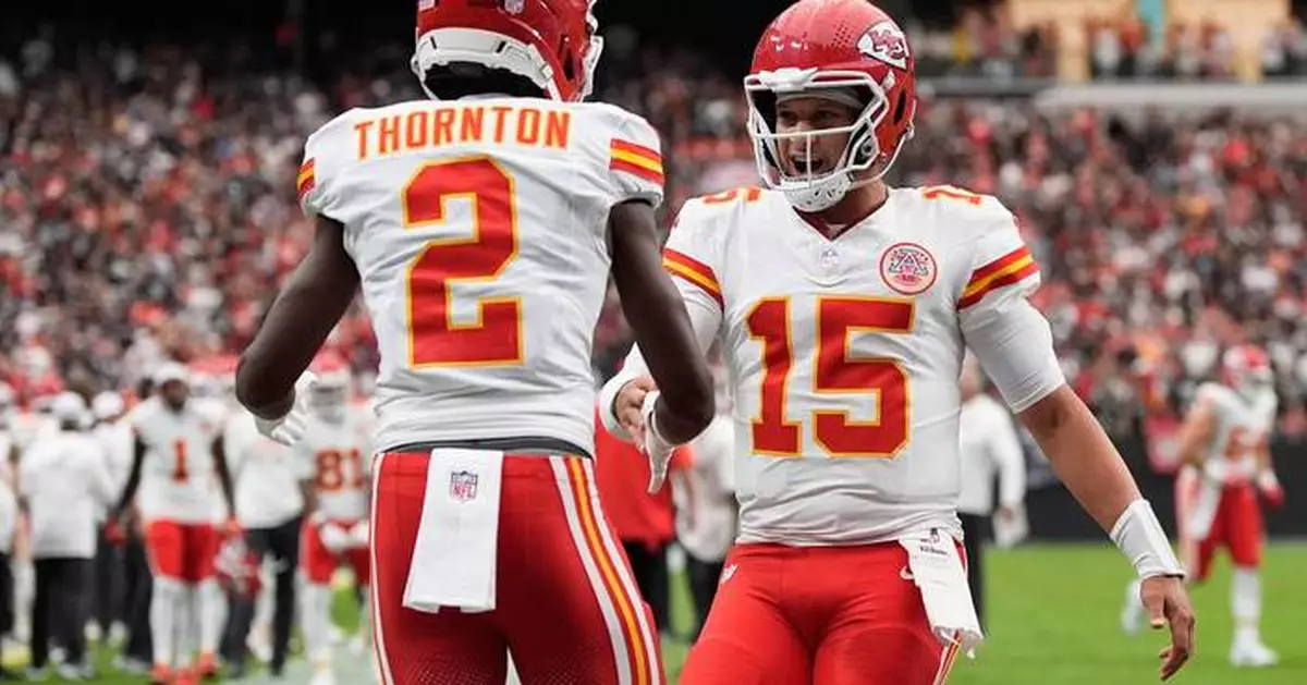 Chiefs beat the Raiders 30-27 to move to 4-0 behind Patrick Mahomes and Kenneth Walker III