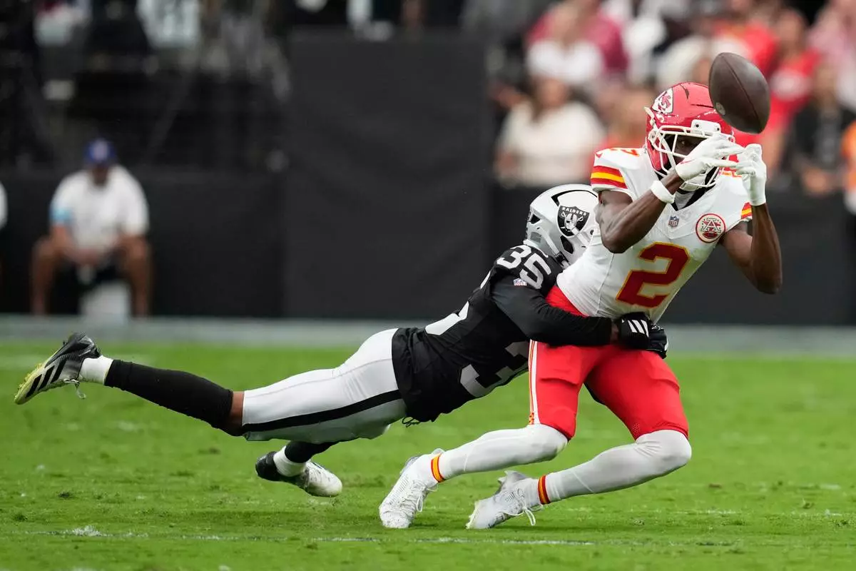 Chiefs beat the Raiders 30-27 to move to 4-0 behind Patrick Mahomes and Kenneth Walker III