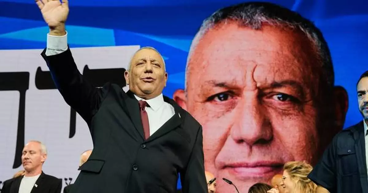 Who is Gadi Eisenkot, the man with the best chance to oust Netanyahu?