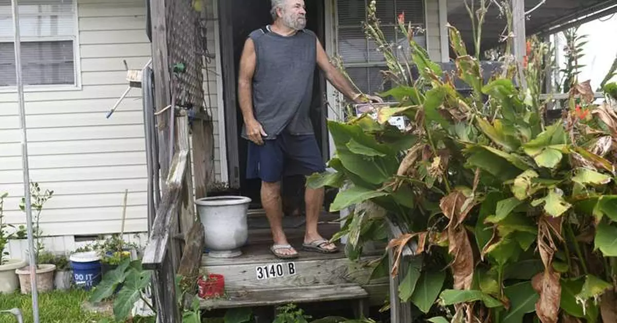 Hurricane Isaias approaches the Gulf Coast, in photos