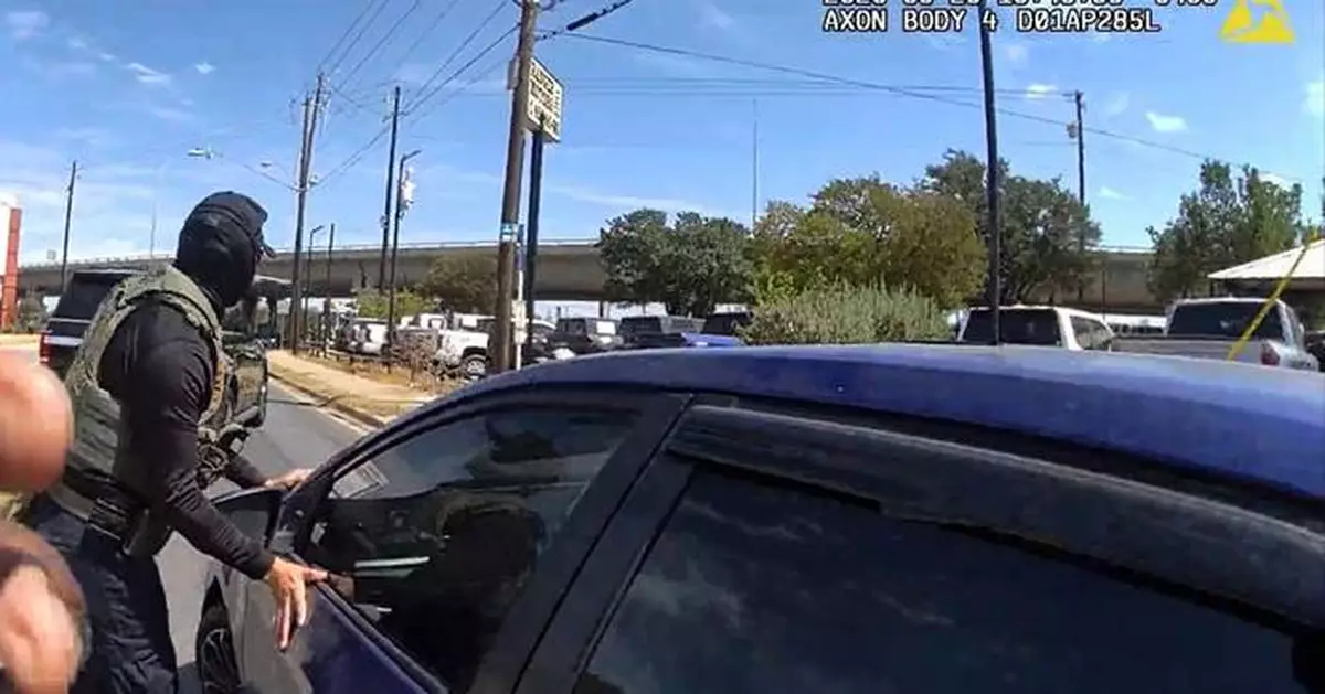 New ICE guidance bans high-speed car chases and sets tighter rules for traffic stops, a memo shows