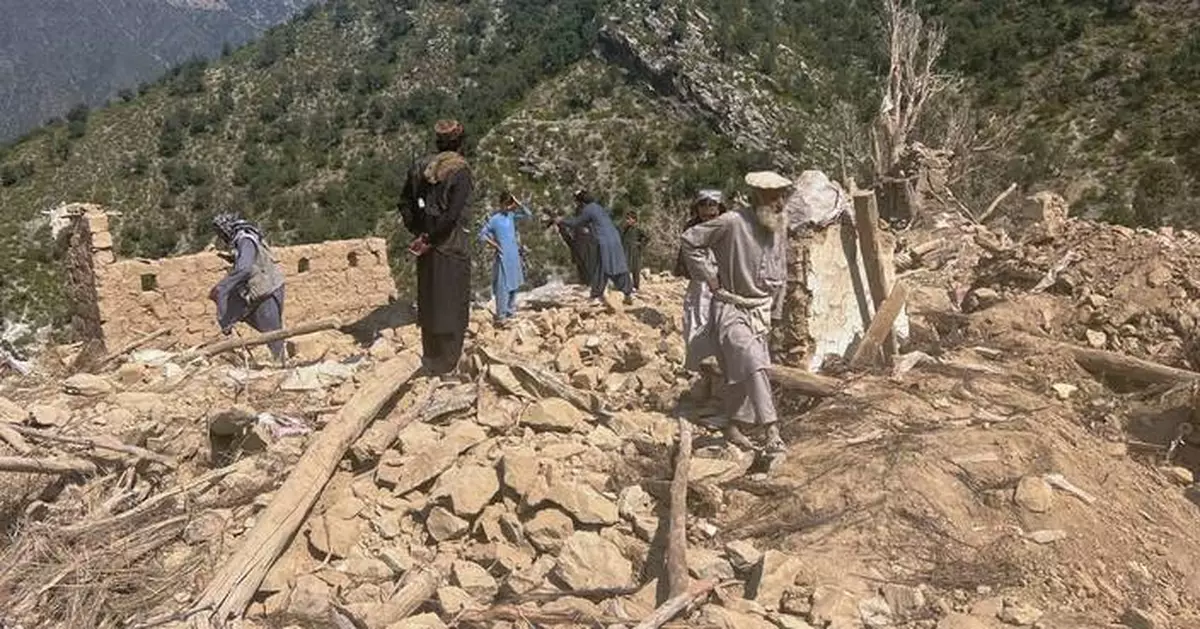 Pakistani airstrikes in Afghanistan kill 10 civilians, Kabul says; Pakistan says only militants hit