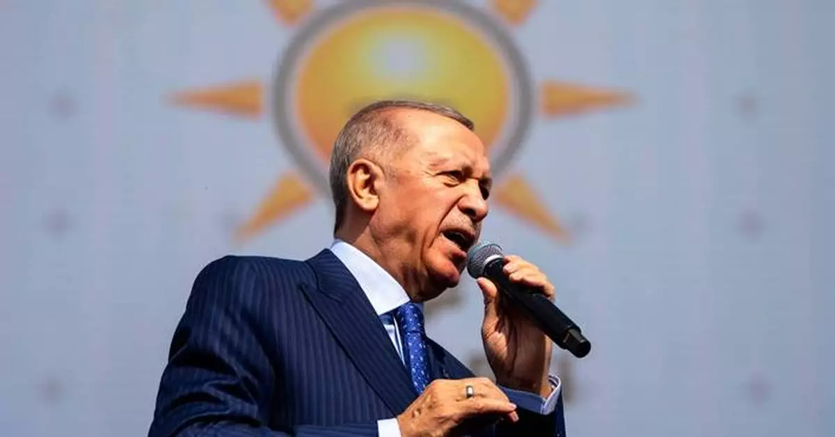 Mayor of Turkish opposition stronghold defects to Erdogan's party