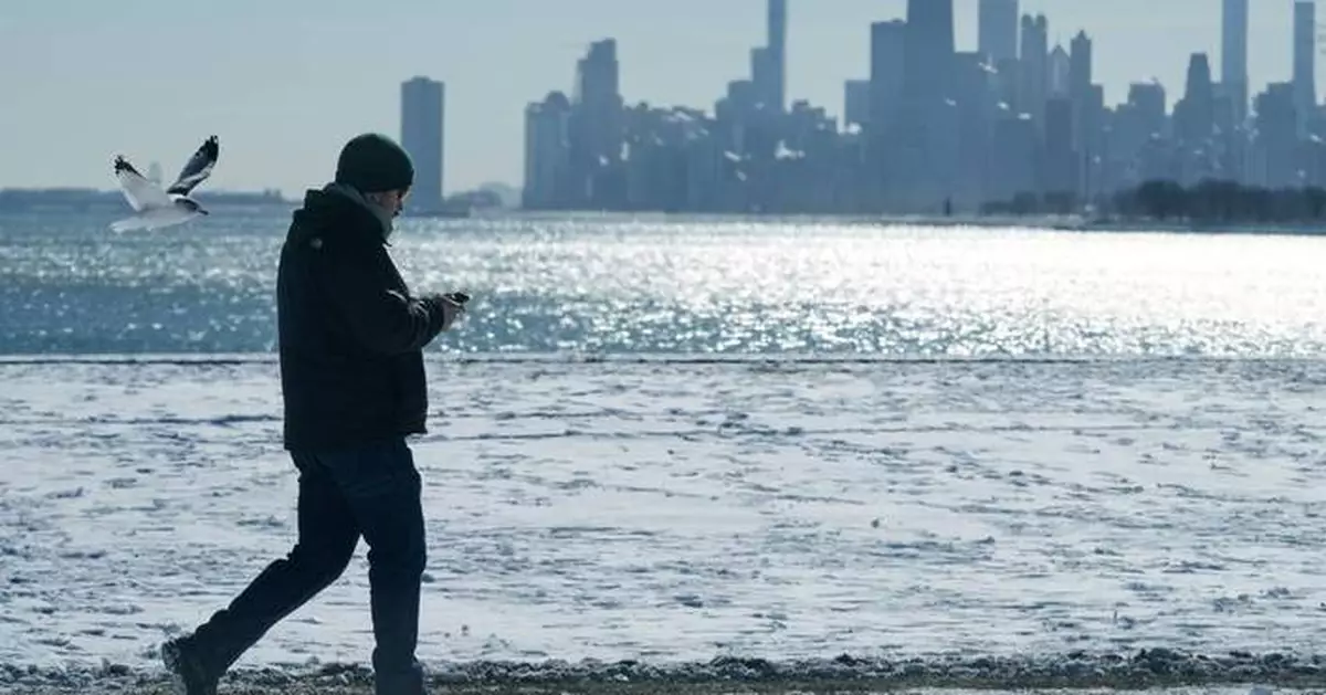 US winter is likely to be wetter and warmer, forecasters say. If you want more snow, look south