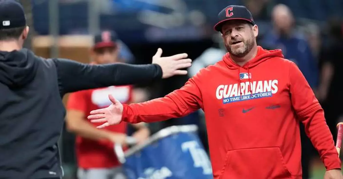 Guardians manager Stephen Vogt says he'll be back with club, dismisses rumors about move to Mariners