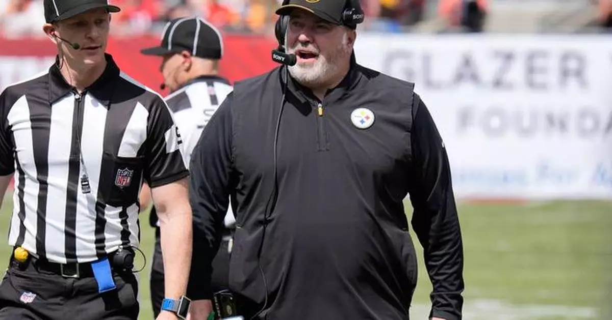 Steelers coach Mike McCarthy limps into injury tent at halftime of Buccaneers game