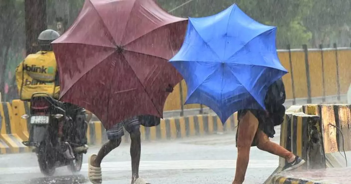 India evacuates tens of thousands as Cyclone Arnab nears eastern coast in Andhra Pradesh state