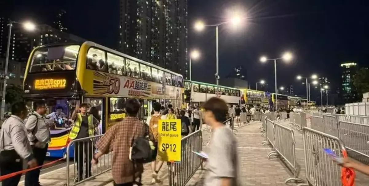 Transport Department Boosts Cross-Boundary Services for Halloween Weekend, Prioritising Public Transport for Late-Night Travellers