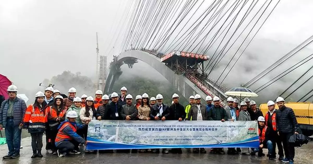 IRF Delegation Visits B3 Arch Bridge on Georgia's North-South Corridor Road Project