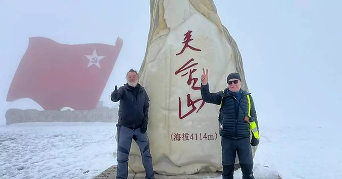 Two German writers retrace the Long March by bicycle