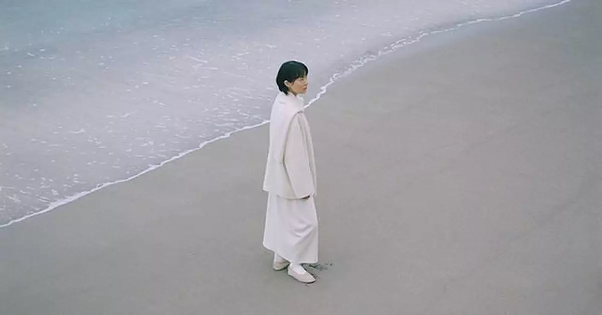 INSIS Brings Natural Ease into Focus Through Materials and Subtle Chinese Design