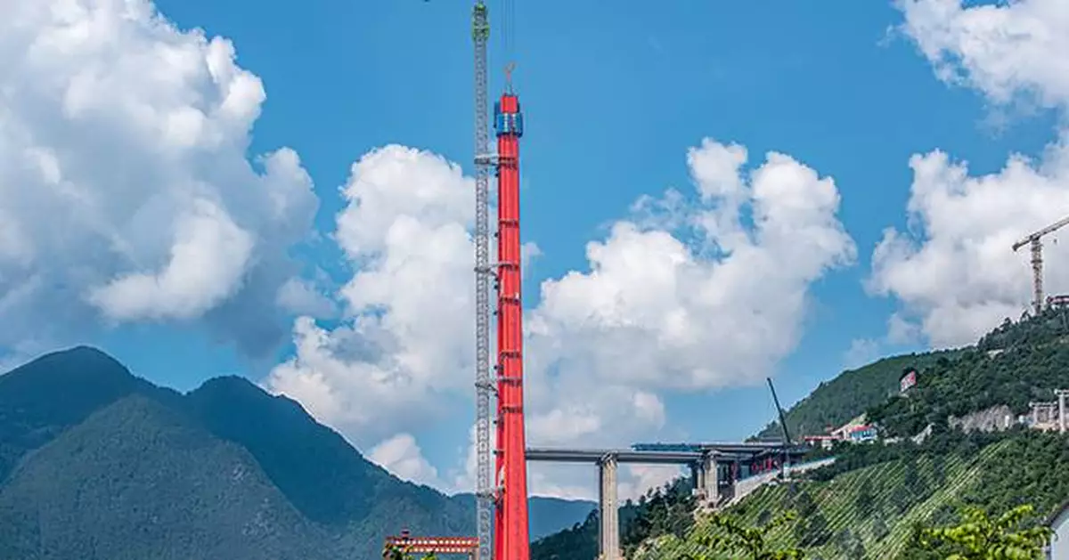 Zoomlion Tower Cranes Combine Heavy Lifting and Precision Control for Construction at Height