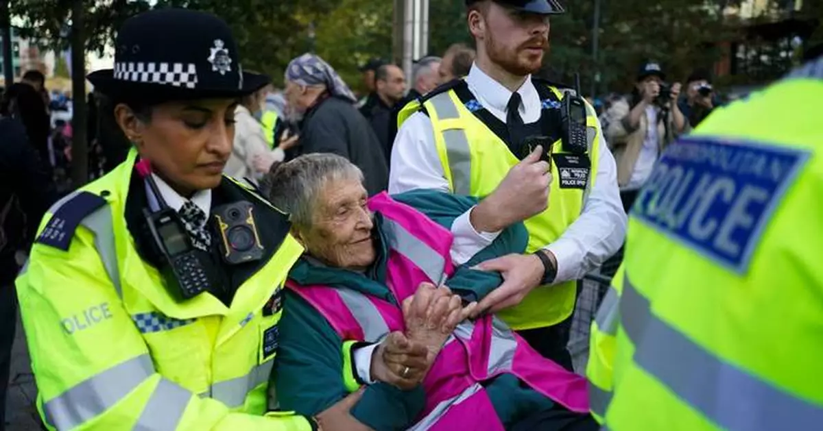 Dozens arrested outside US Embassy in London for supporting proscribed pro-Palestinian group