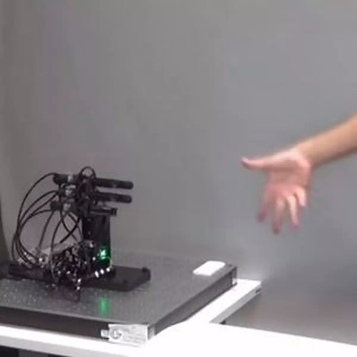 包剪揼必勝機械人