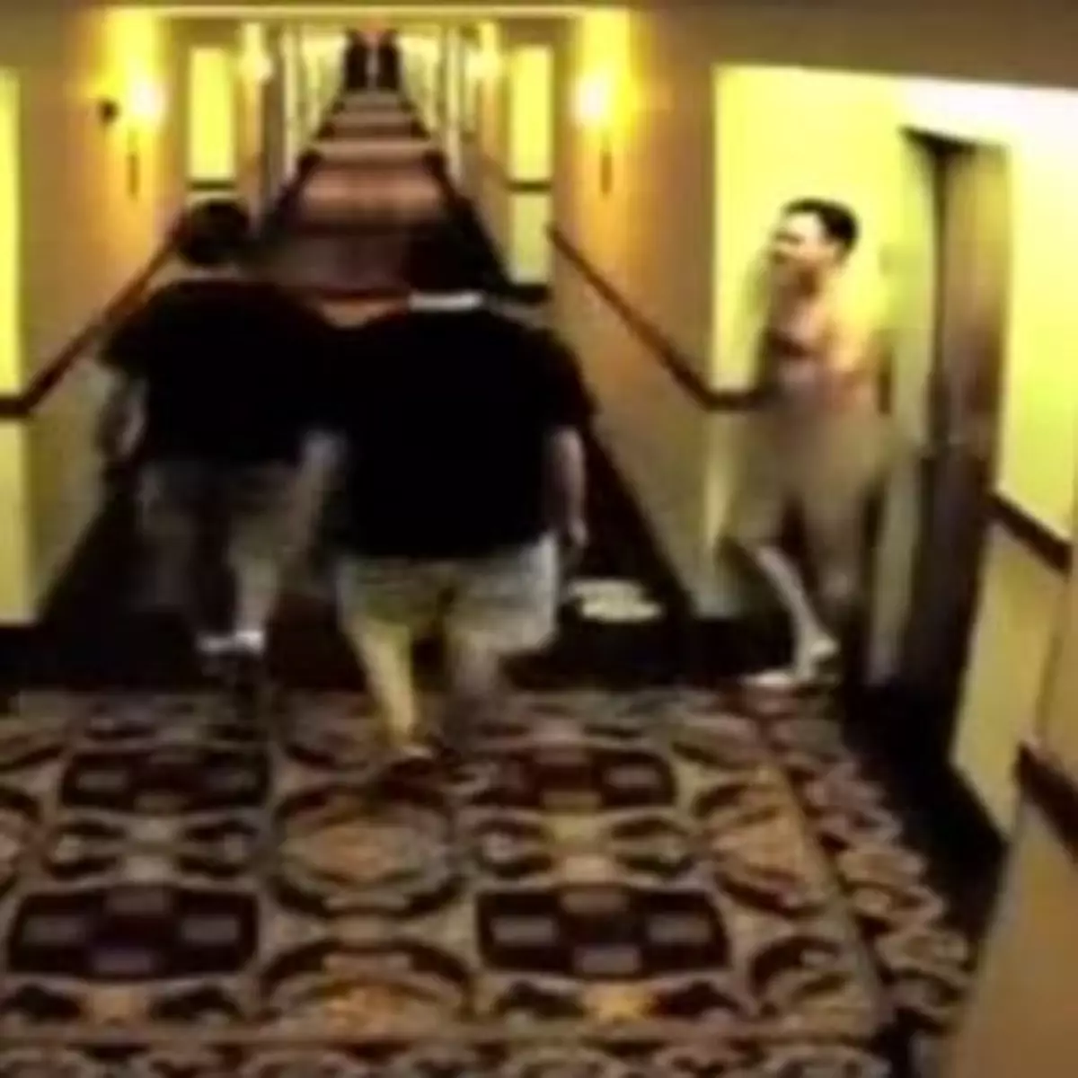 爆笑裸男酒店遊記