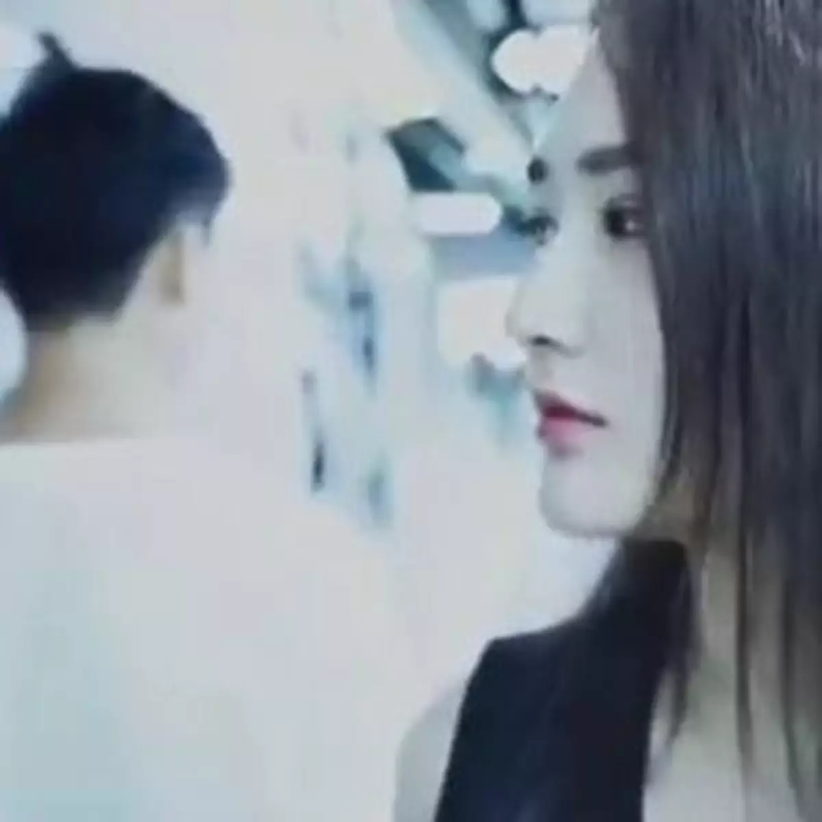 俊男美女 地鐵互扒