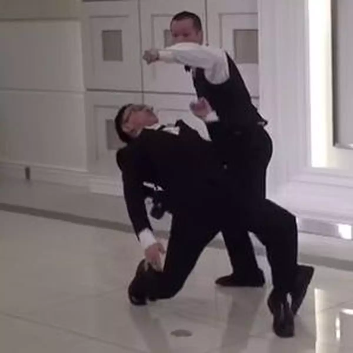 婚禮快閃勁歌熱舞 嘉賓High爆