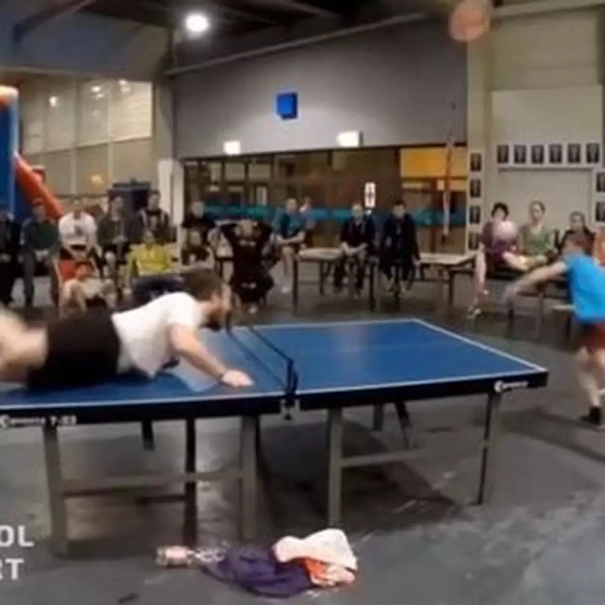 超激乒乓波枱頂球大戰