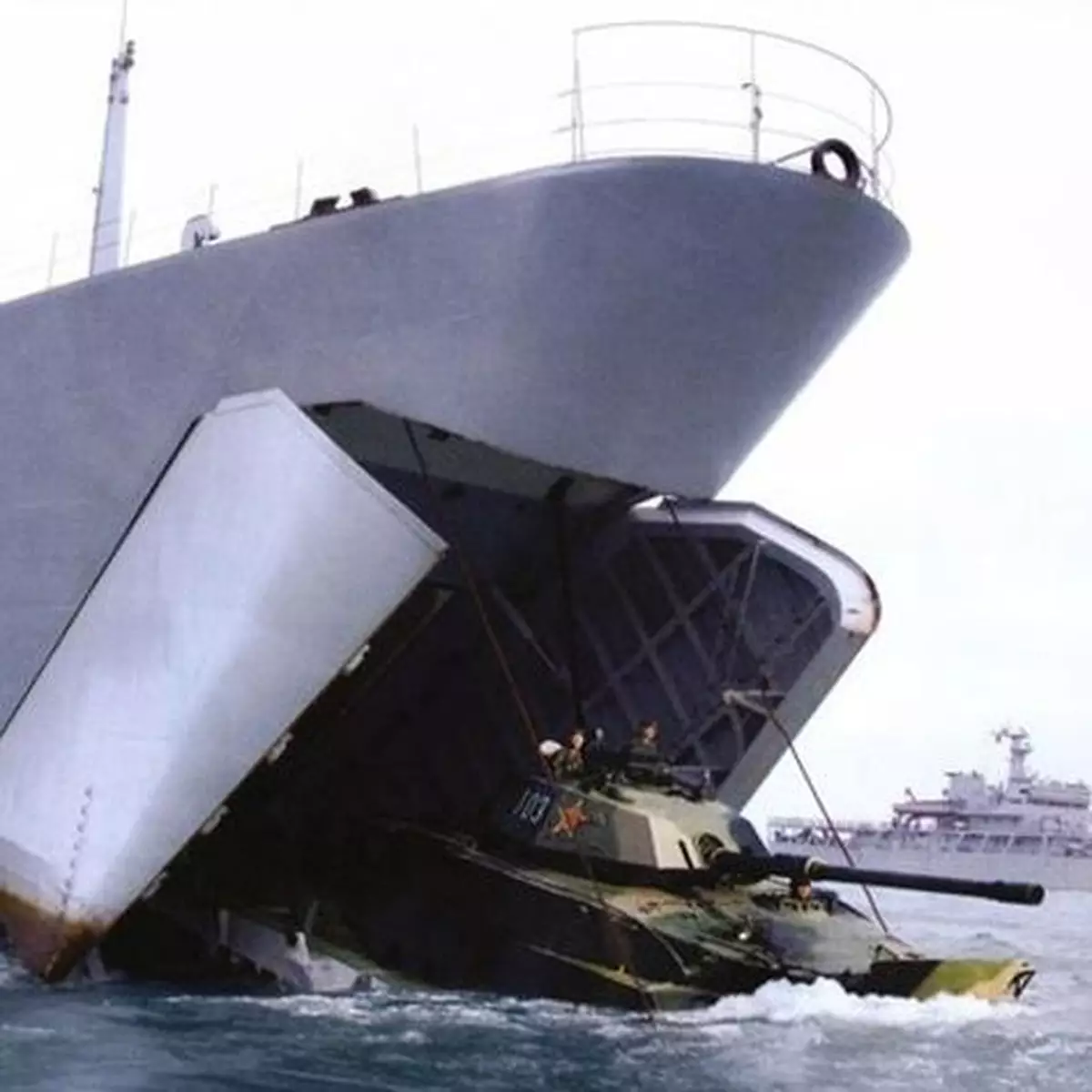 美媒：解放軍擴充「海軍陸戰隊」劍指南海