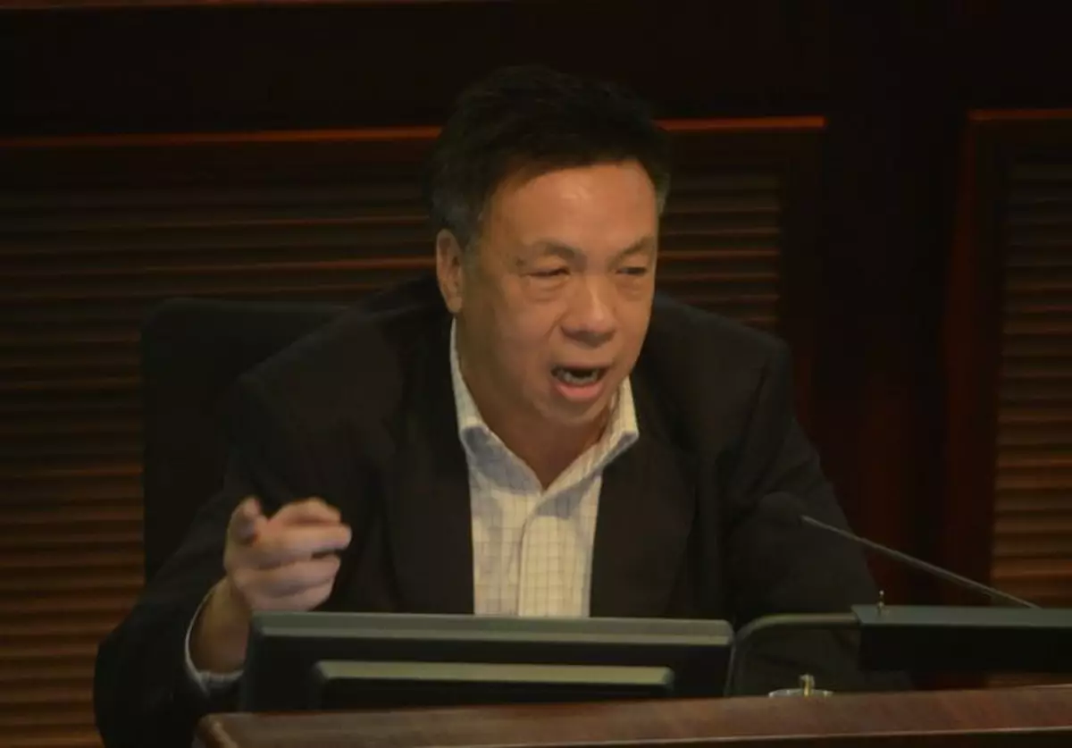 為鍾樹根抱不平