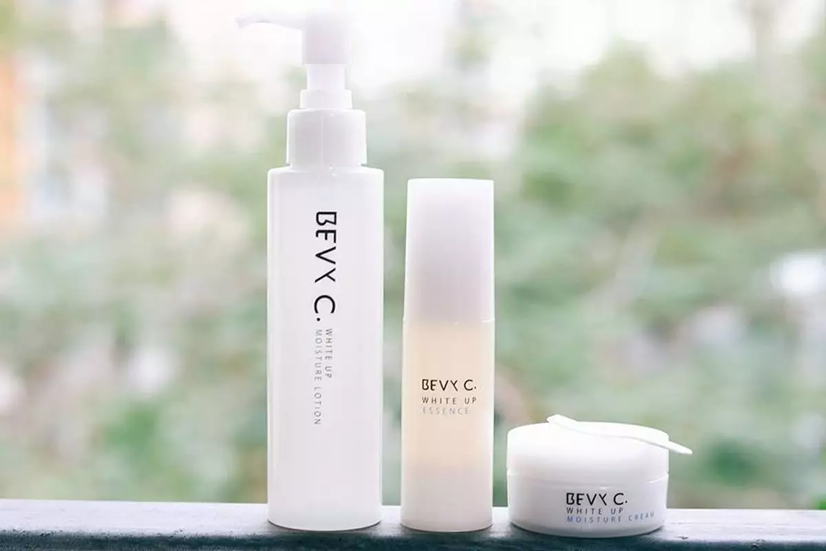 蝴蝶結姐姐~【保養】 BEVY C.極淬美白系列~妝前的保濕型美白恩物