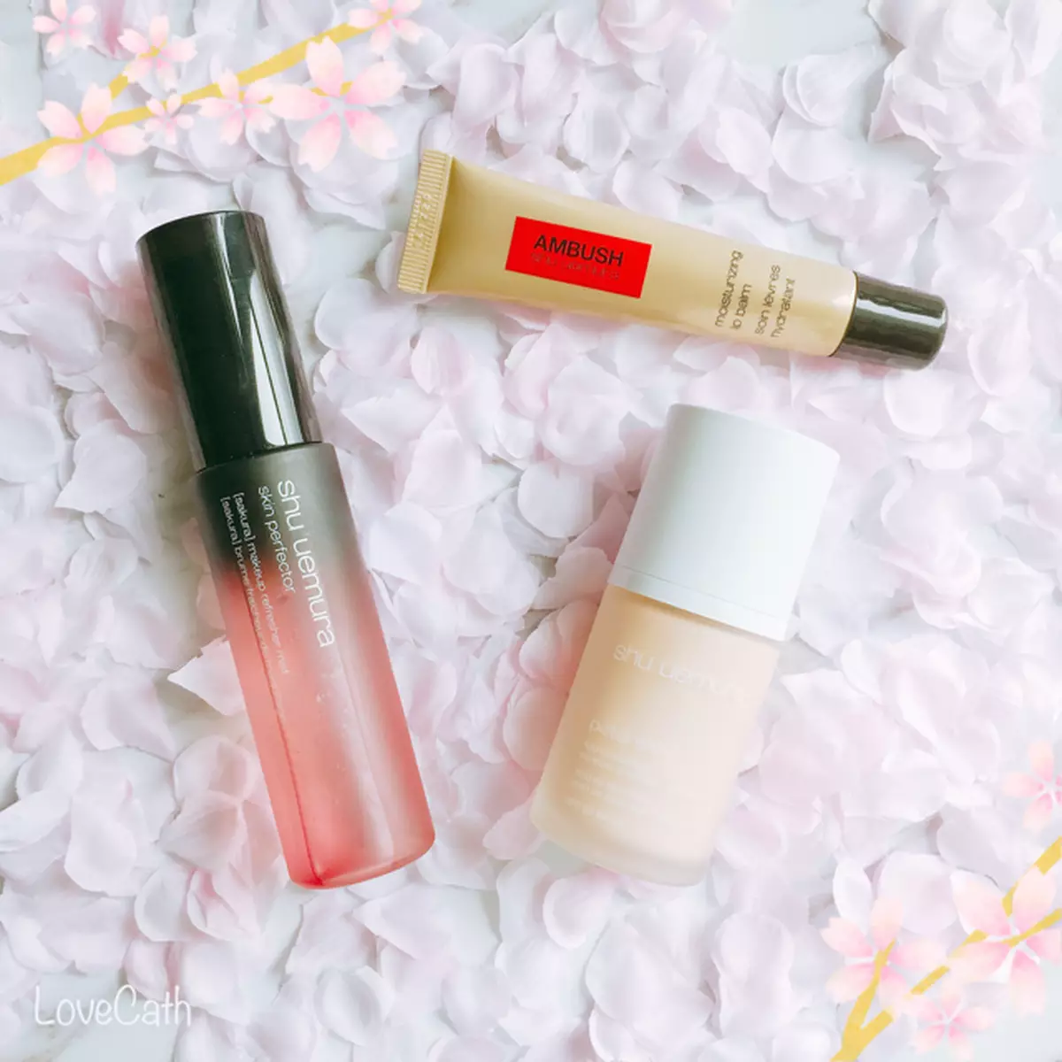 Shu Uemura 塑造零毛孔底妝。petal skin 花瓣霧光粉底液