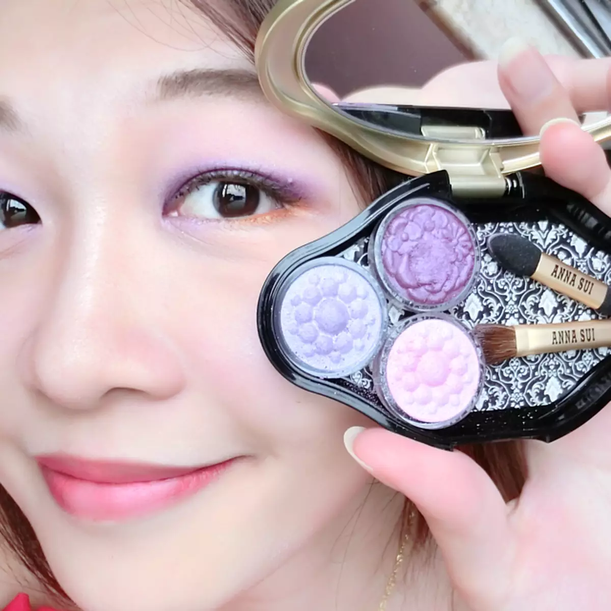 Anna Sui 粉紫色的夢幻派對及約會妝容