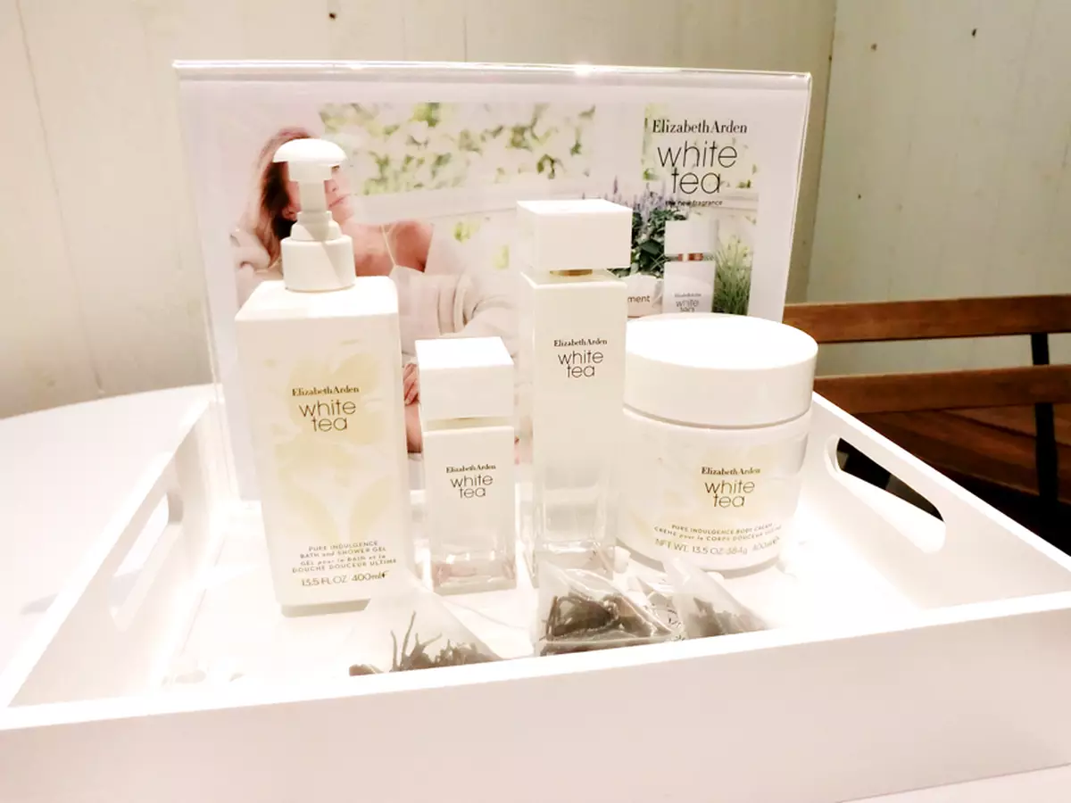 ELIZABETH ARDEN 全新治癒系。輕柔優雅白茶香水系列