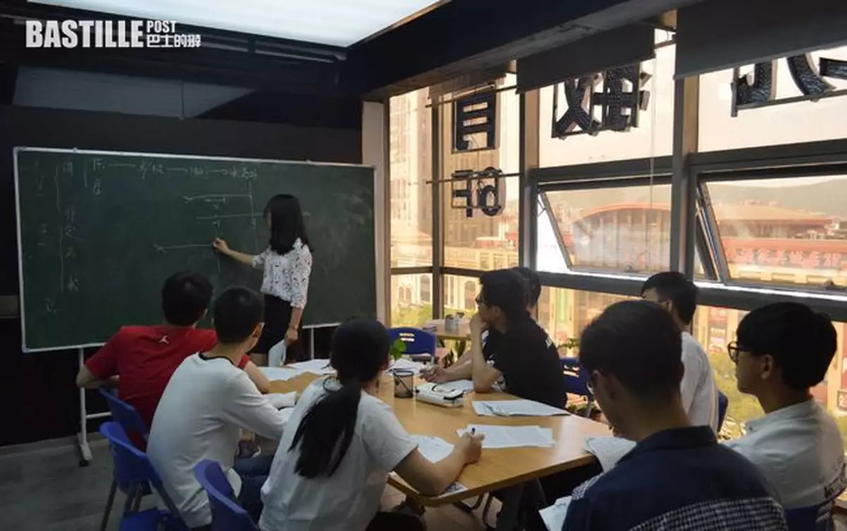 重慶火鍋還在流行，英語外教已不吃香