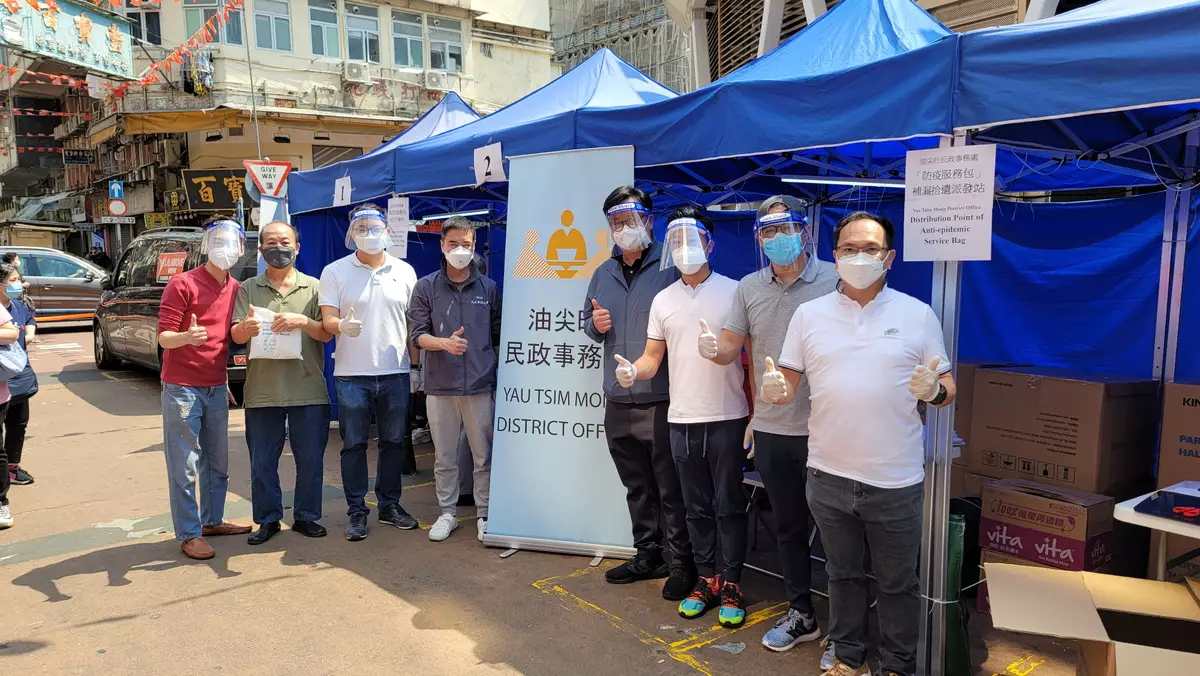 香港菁英會支援「補漏拾遺派發站」教授長者快速檢測