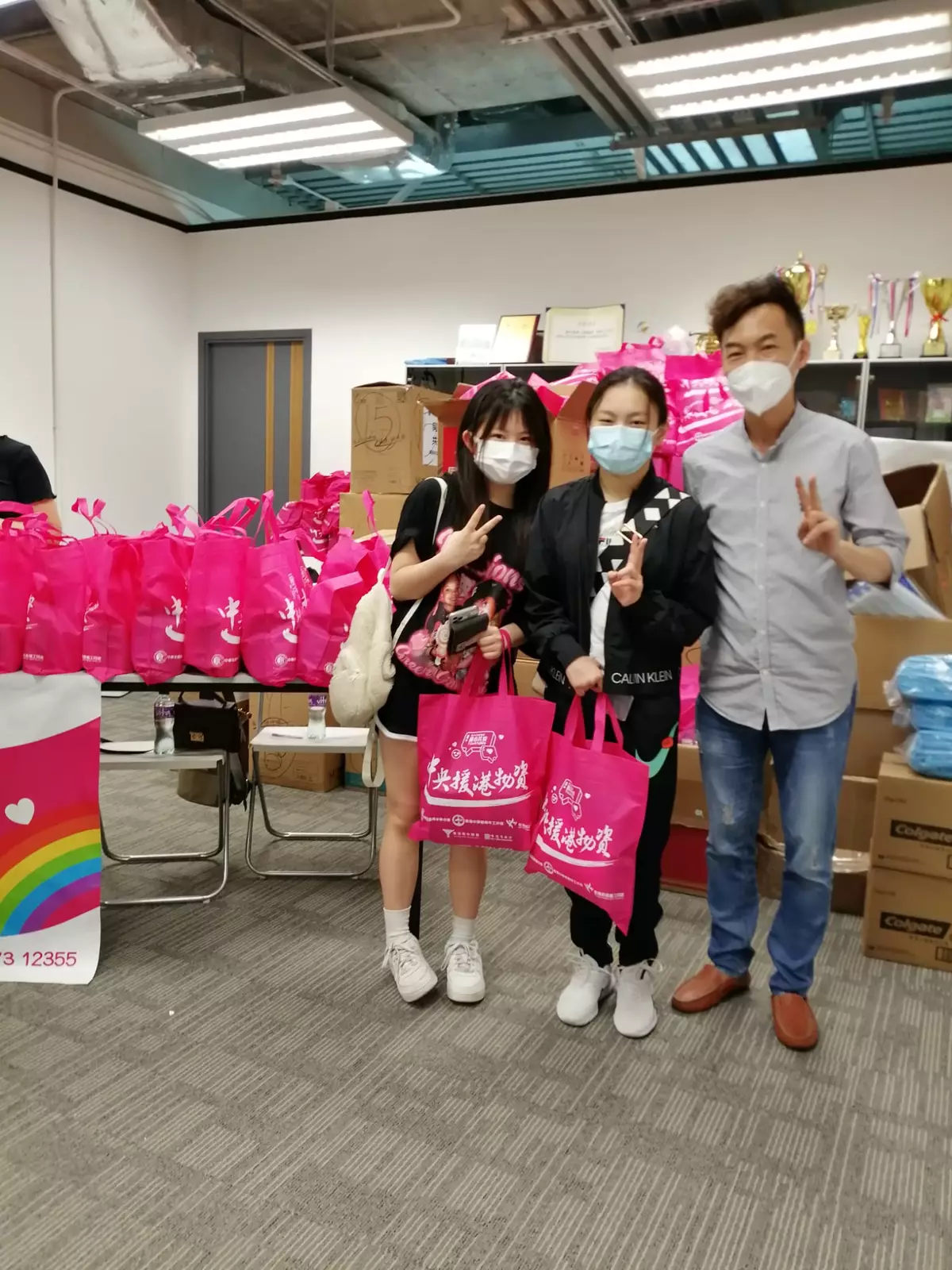 青少年抗疫連線派20萬防疫物資包