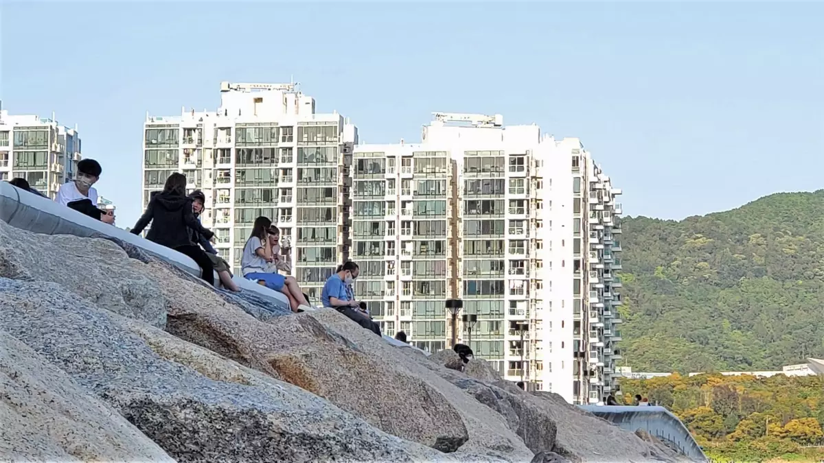 施政報告利好 樓價再跌有限