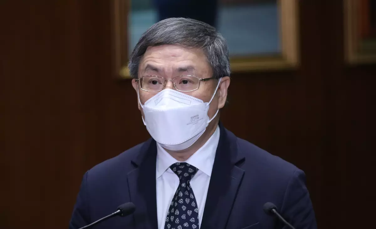 何博浩：【食環前線配備隨身攝錄機  有望解決商鋪阻街問題】