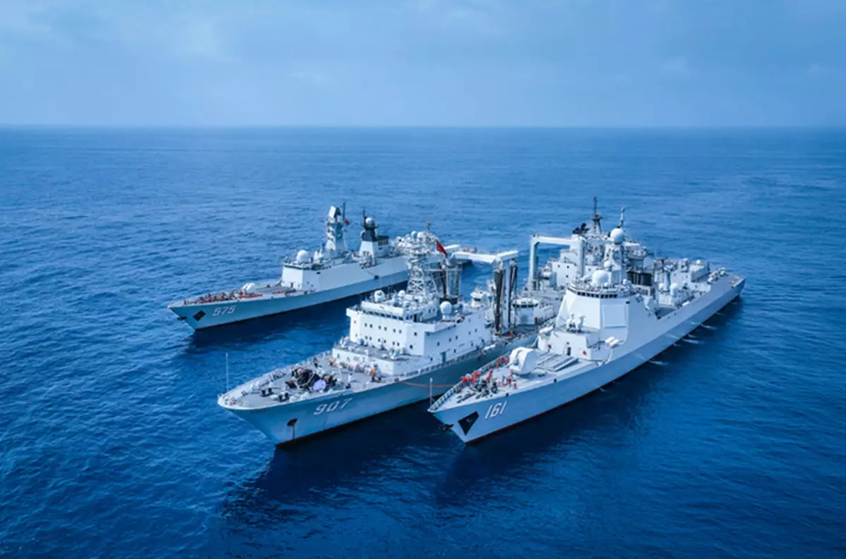中國海軍戰艦突現美菲軍演 「觀察團」艦艇多過參演艦艇大挫士氣