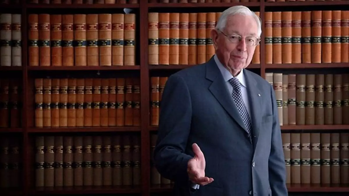 李家超對前終審法院非常任法官梅師賢辭世表示哀悼