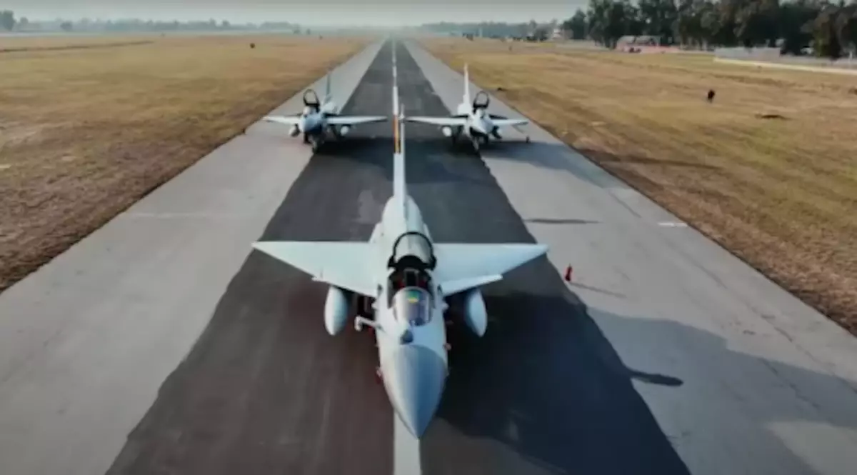 埃及空軍「閃電」接收殲-10CE 中國無懼阻力再創超快交付記錄