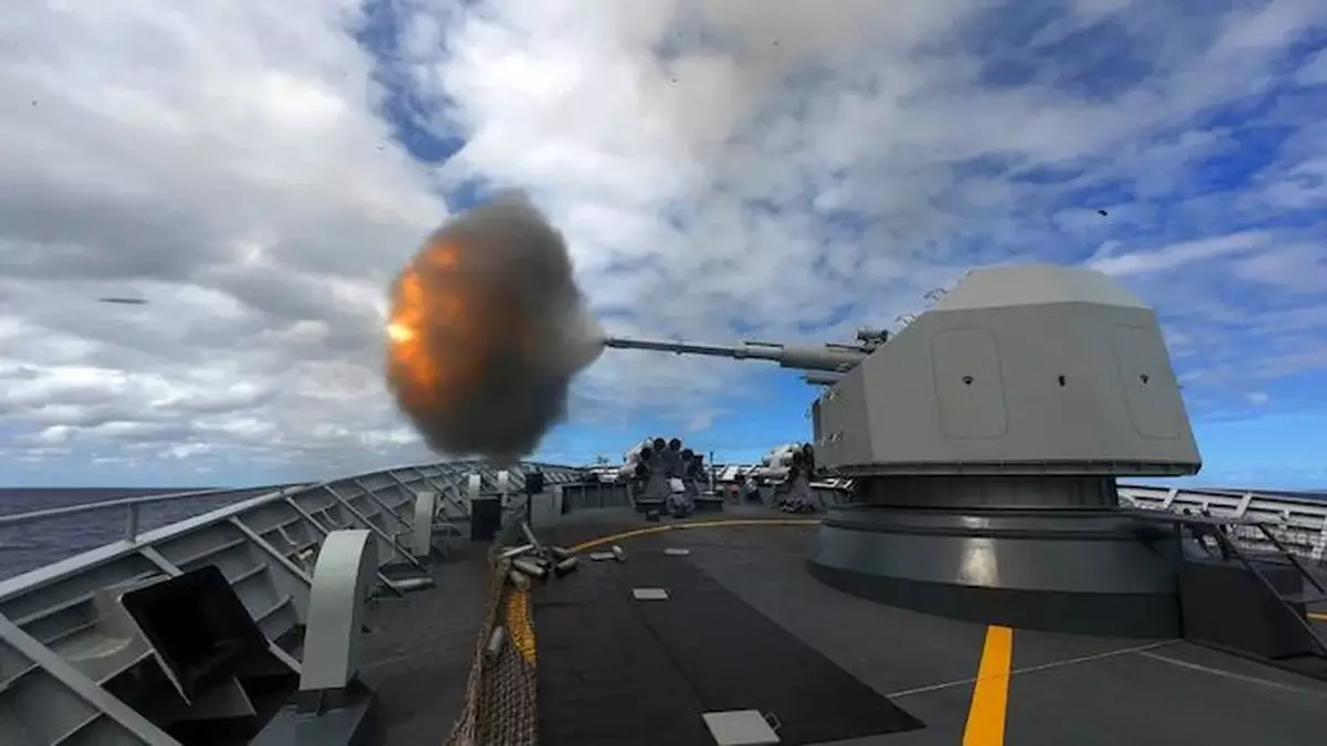 遵義艦在澳洲周邊到底演練了什麼？ 055萬噸大驅高清相片霸氣外露