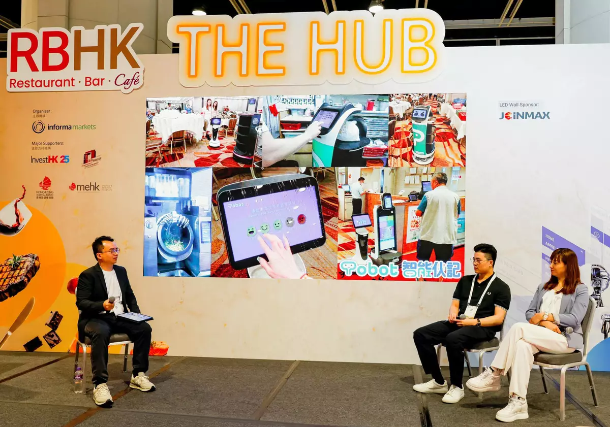 智慧餐飲新風潮：Tobot與多彩皇宮的轉型啟示