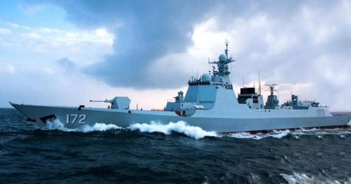 解放軍南部戰區組織海空兵力 於黃岩島及周邊海空域展開戰備警巡