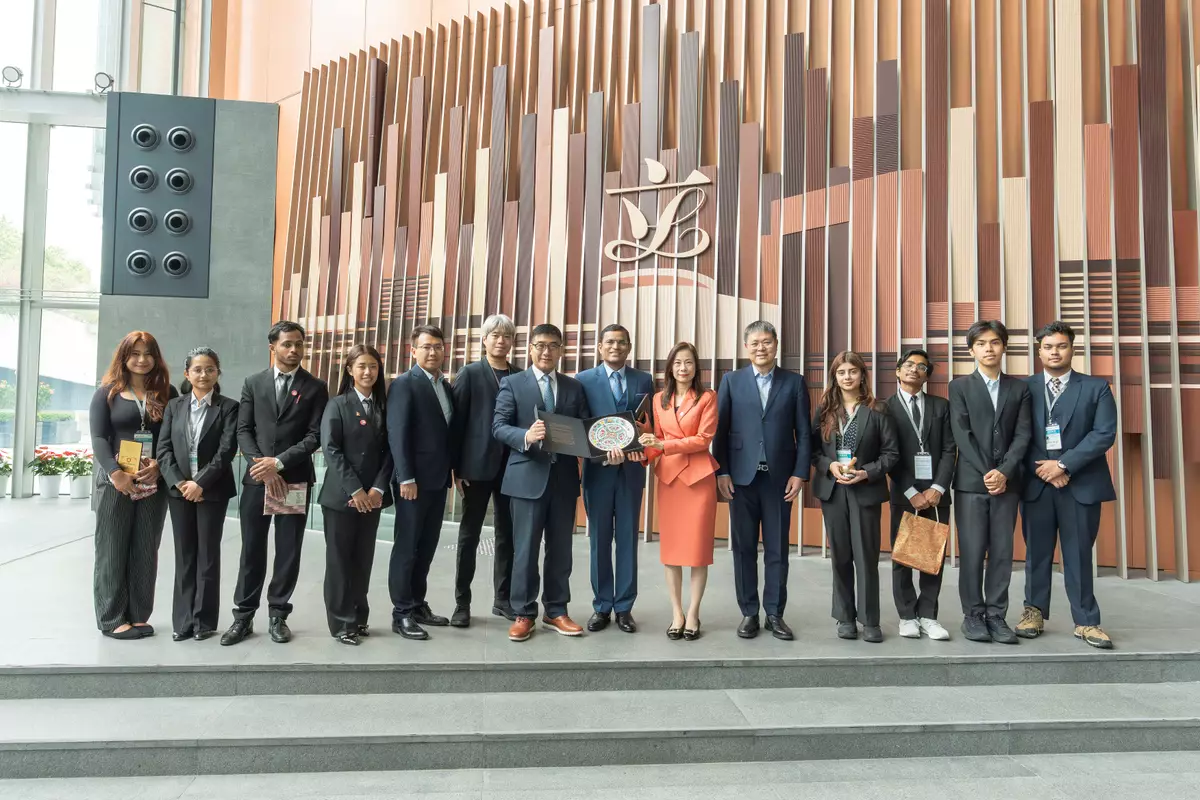 Nepalese Students Visit Hong Kong to Discuss Impact of Belt and Road Initiative (BRI) - LegCo Members and Nepalese Consul-General Share Insights