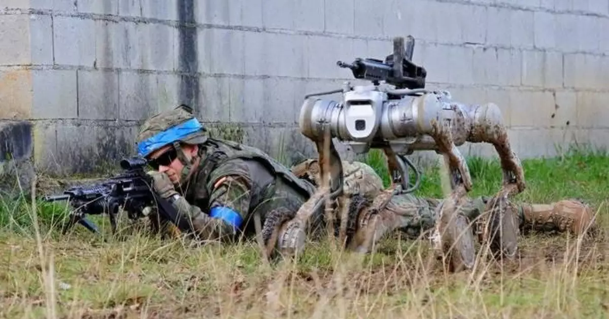 西班牙士兵大讚操作如打機，中國機械狗換裝步槍叩門北約，2萬美元性價比碾壓美軍同類貨