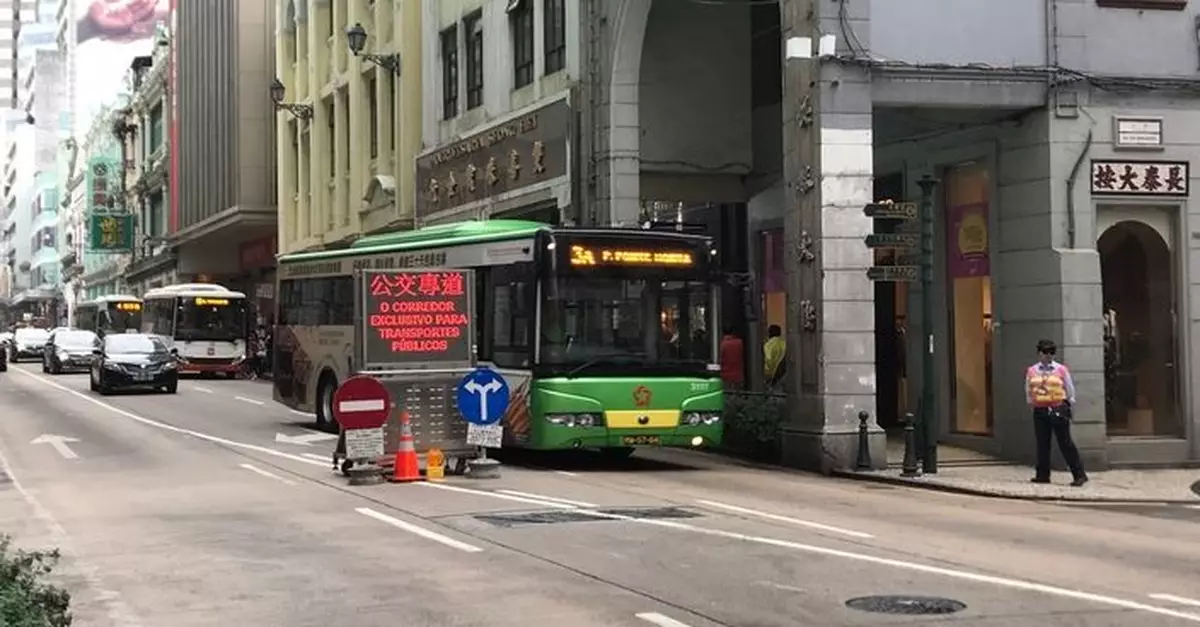 新馬路公交道最快週末復設提示牌