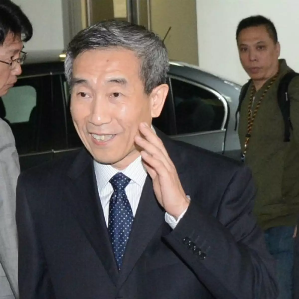 「下聖旨」與「說三道四」