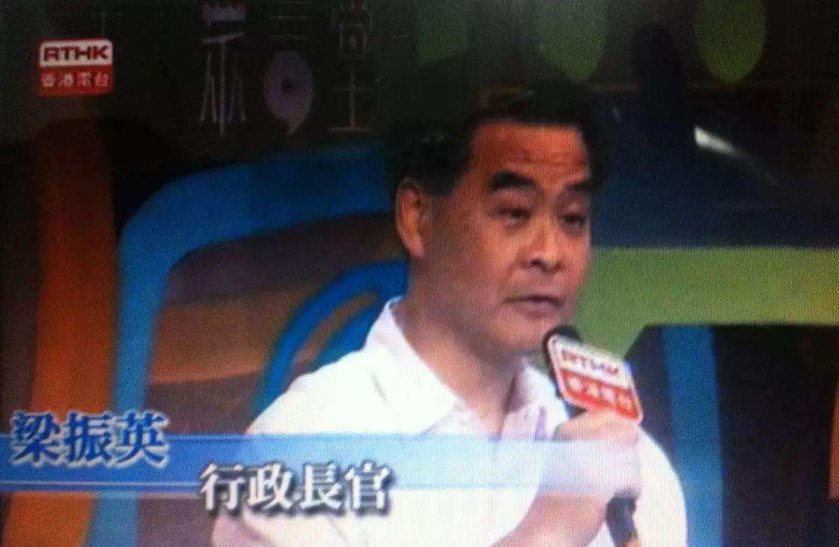 梁振英將行會比喻為陪審團，是個笑話