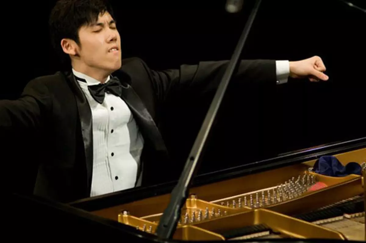 大三角琴變成整隊樂團