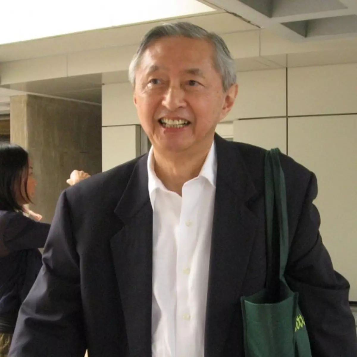 十次押後聆訊三次違令  林秀峰今被頒令破產