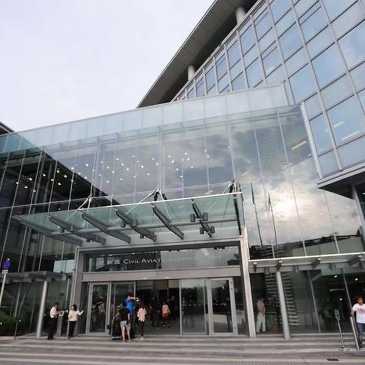 民航處總部豪花 羅崇文認擬建浴室道歉